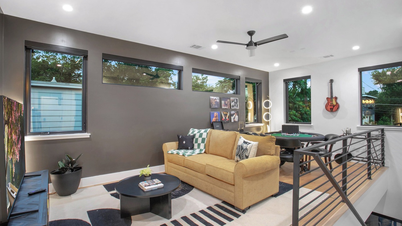 Photo of Livingroom in South Lamar