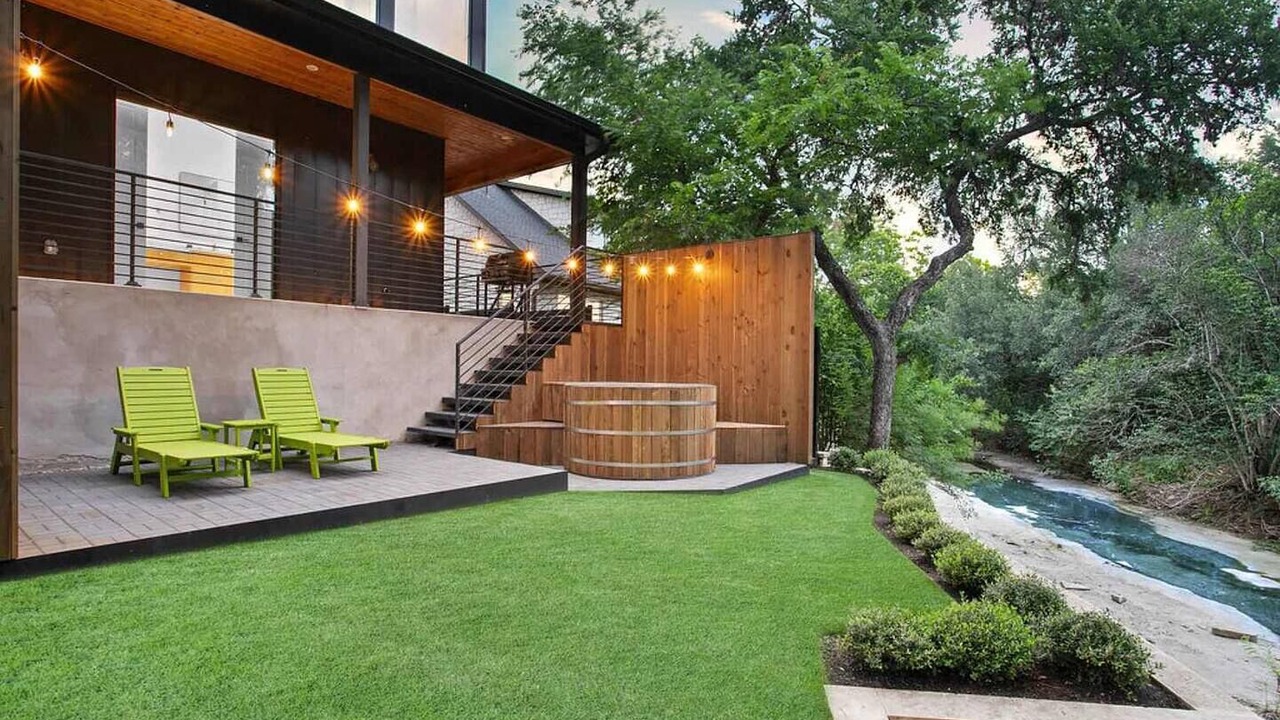 Photo of Outdoor in South Lamar
