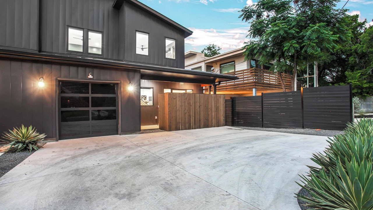 Photo of Outdoor in South Lamar