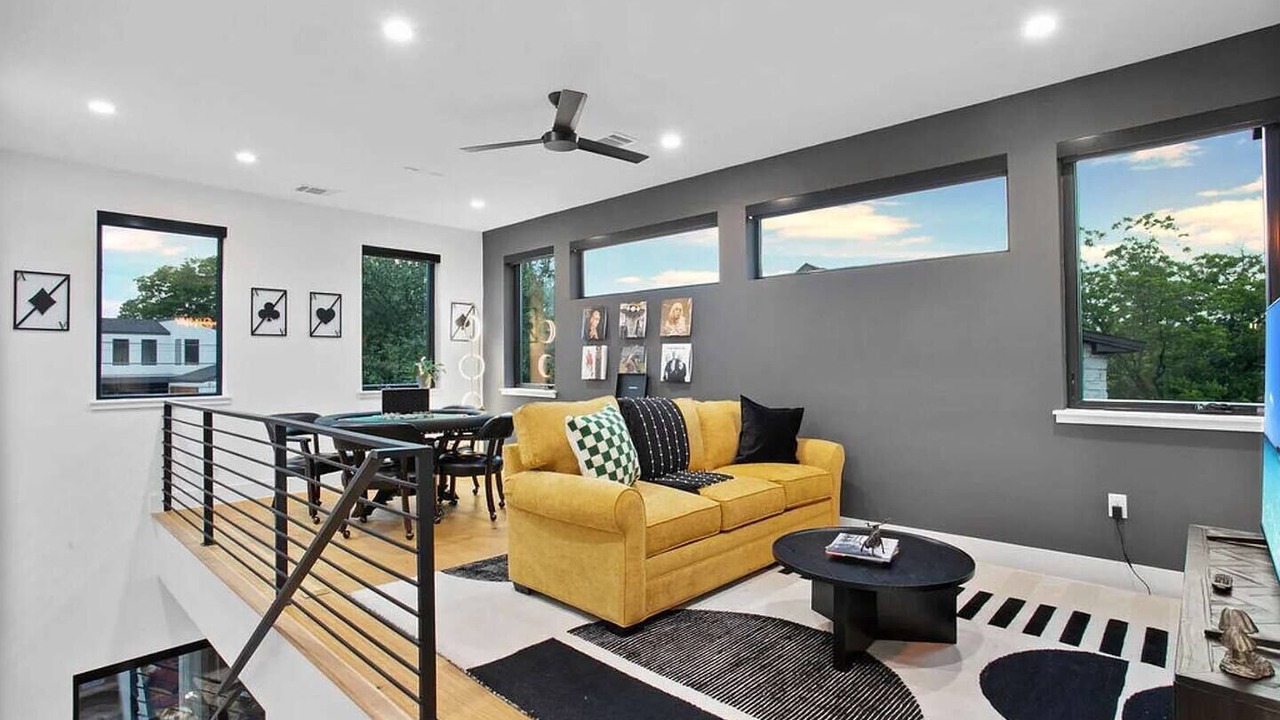 Photo of Livingroom in South Lamar