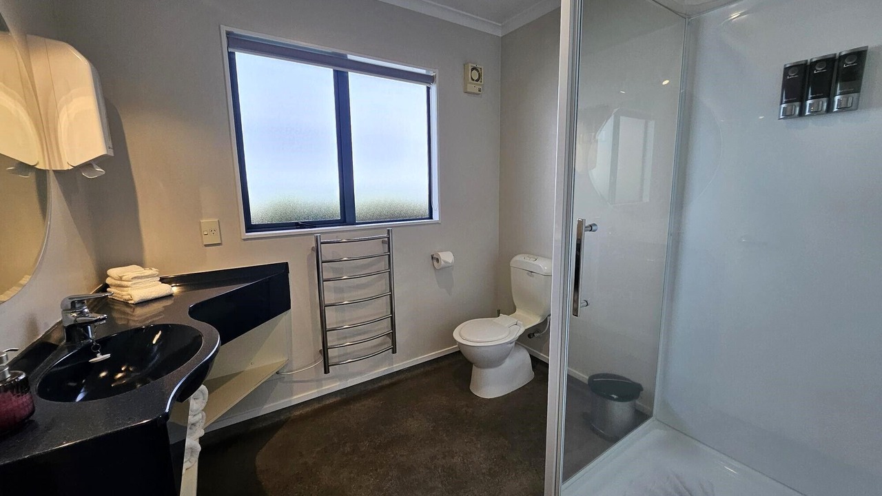 Photo of Bathroom in Te Awamutu