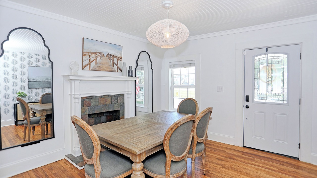 Photo of Livingroom in Thunderbolt