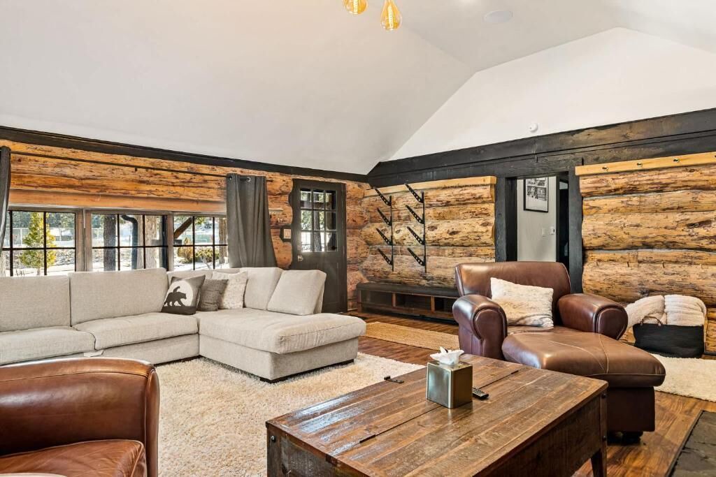 Photo of Livingroom in Big Bear Lake