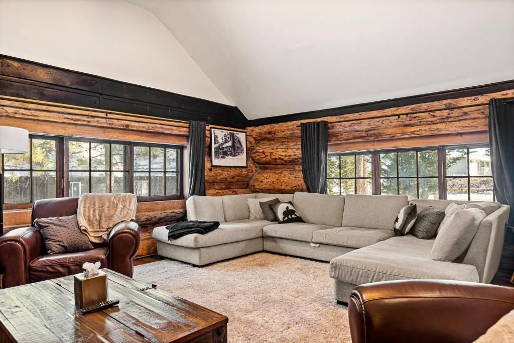 Photo of Livingroom in Big Bear Lake