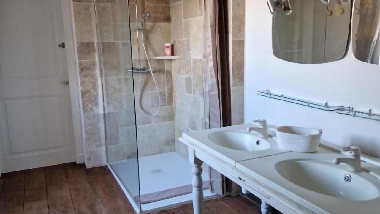 Photo of Bathroom in Saint-Justin