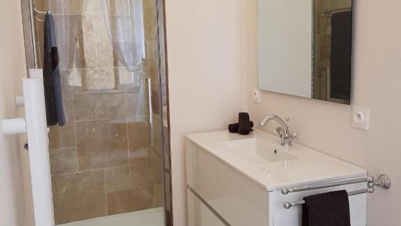 Photo of Bathroom in Saint-Justin