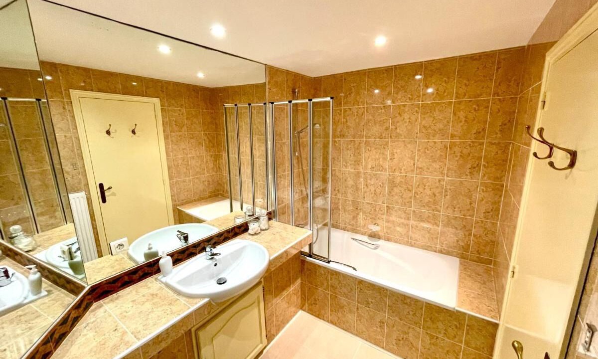 Photo of Bathroom in Bergerac