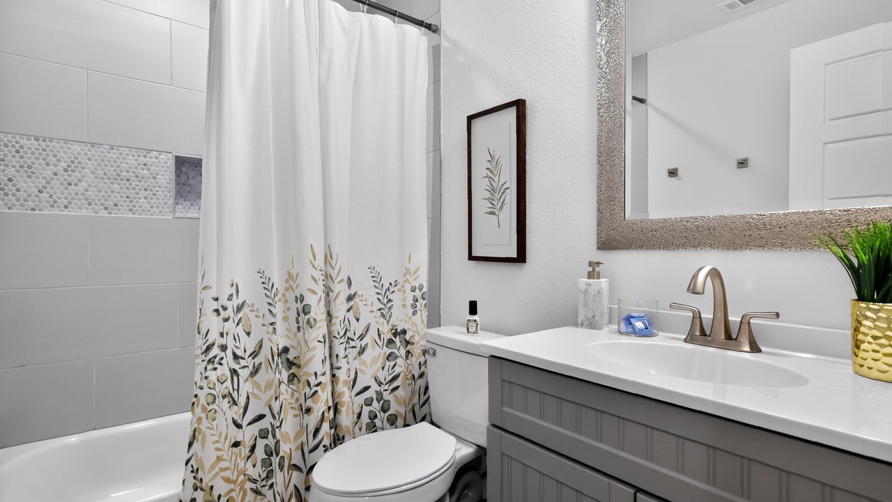 Photo of Bathroom in Oak Cliff
