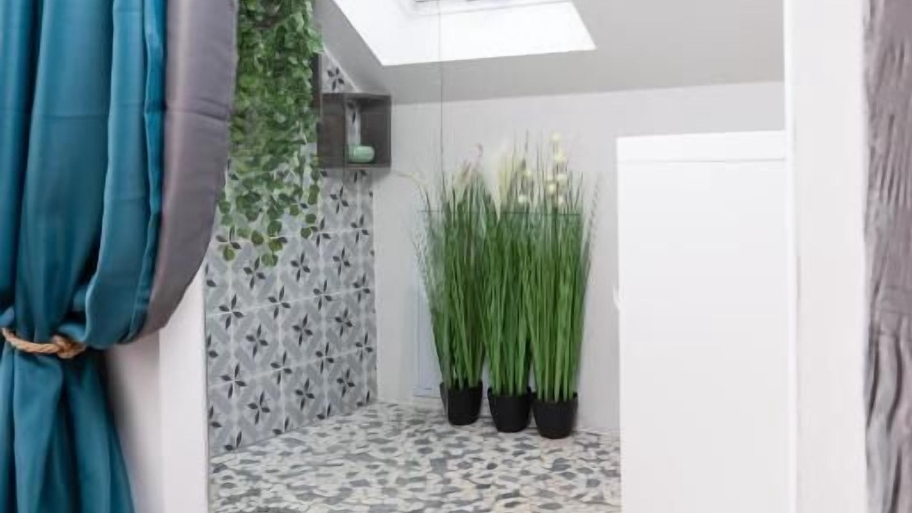 Photo of Bathroom in Monchy-Humieres