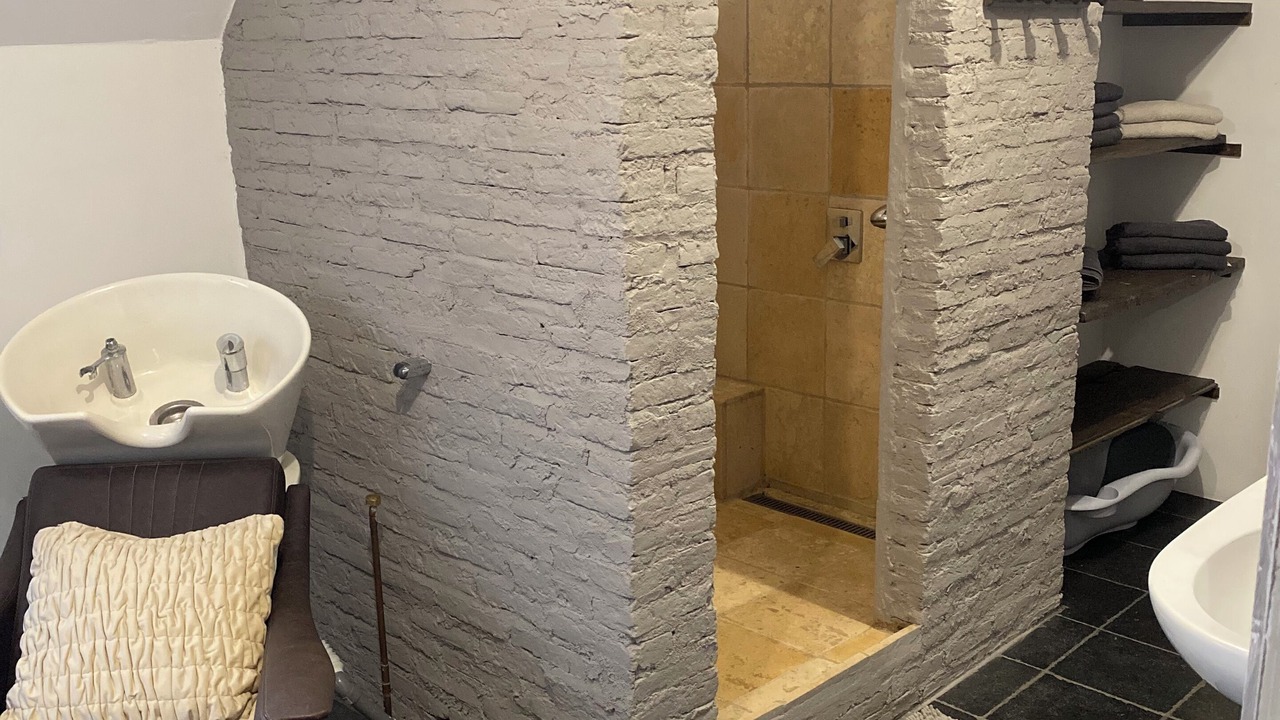 Photo of Bathroom in Saint-Cyr-en-Pail