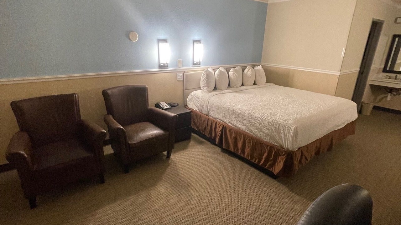 Photo of Livingroom in Northwest Colorado Springs