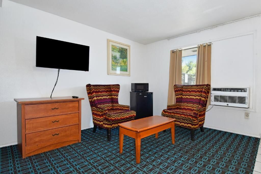 Photo of Livingroom in Overlook