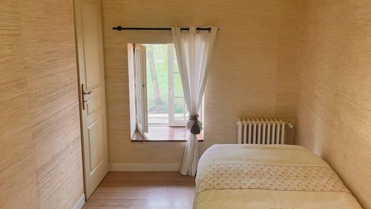 Photo of Bedroom in Sommieres-du-Clain