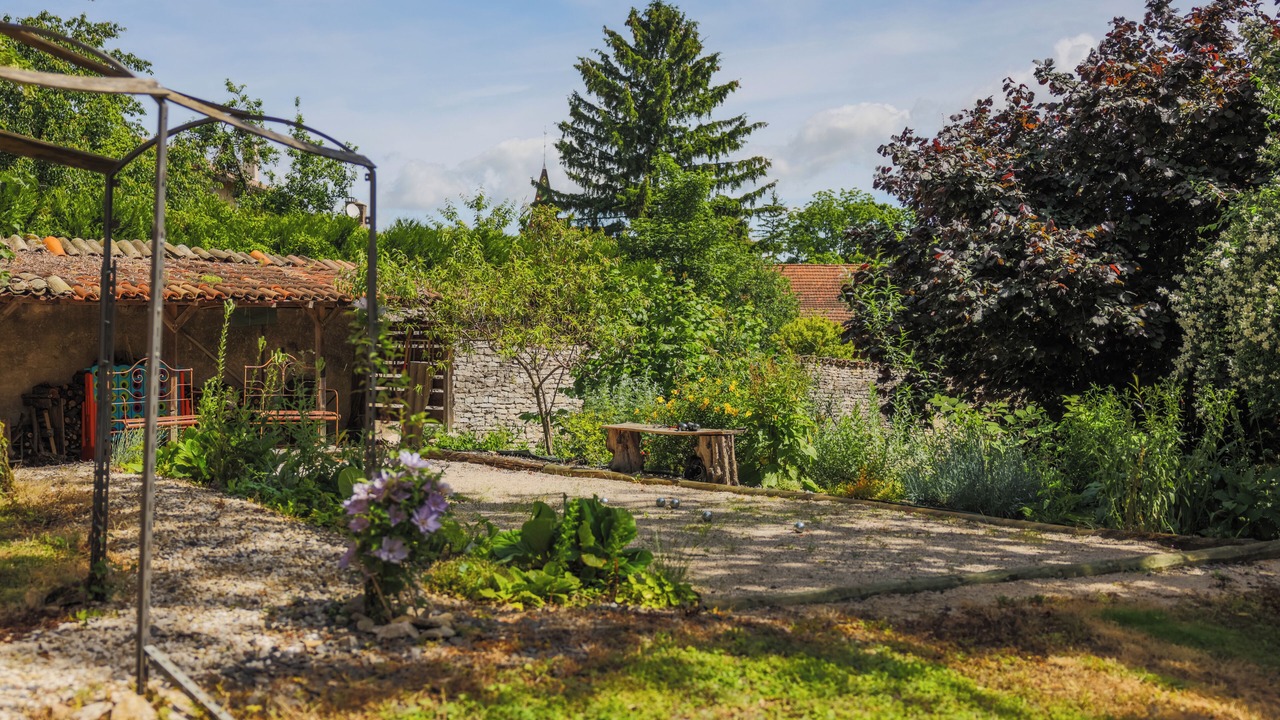 Photo of Outdoor in Vire