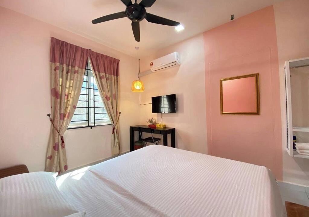 Photo of Bedroom in Kampong Raja
