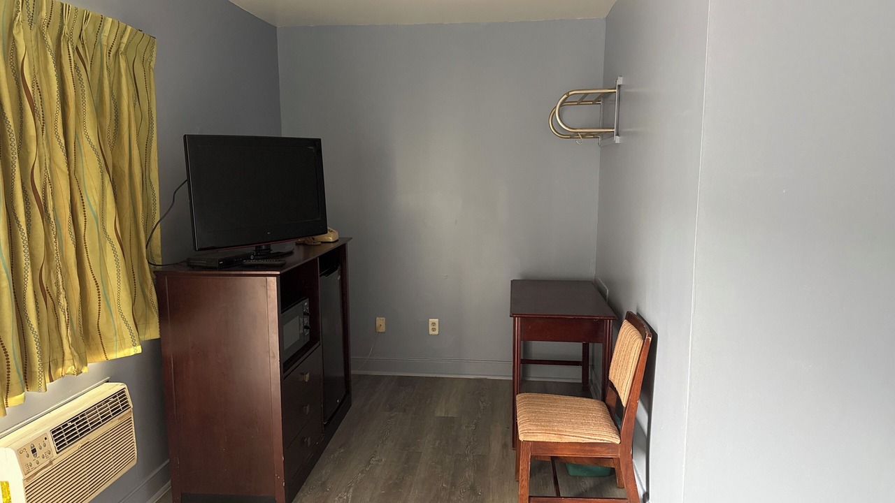 Photo of Bedroom in Ashland