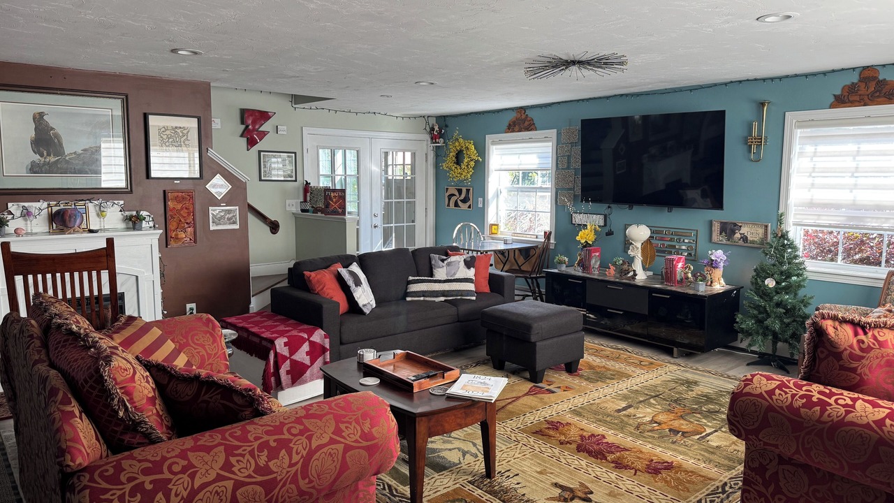 Photo of Livingroom in Pittsfield