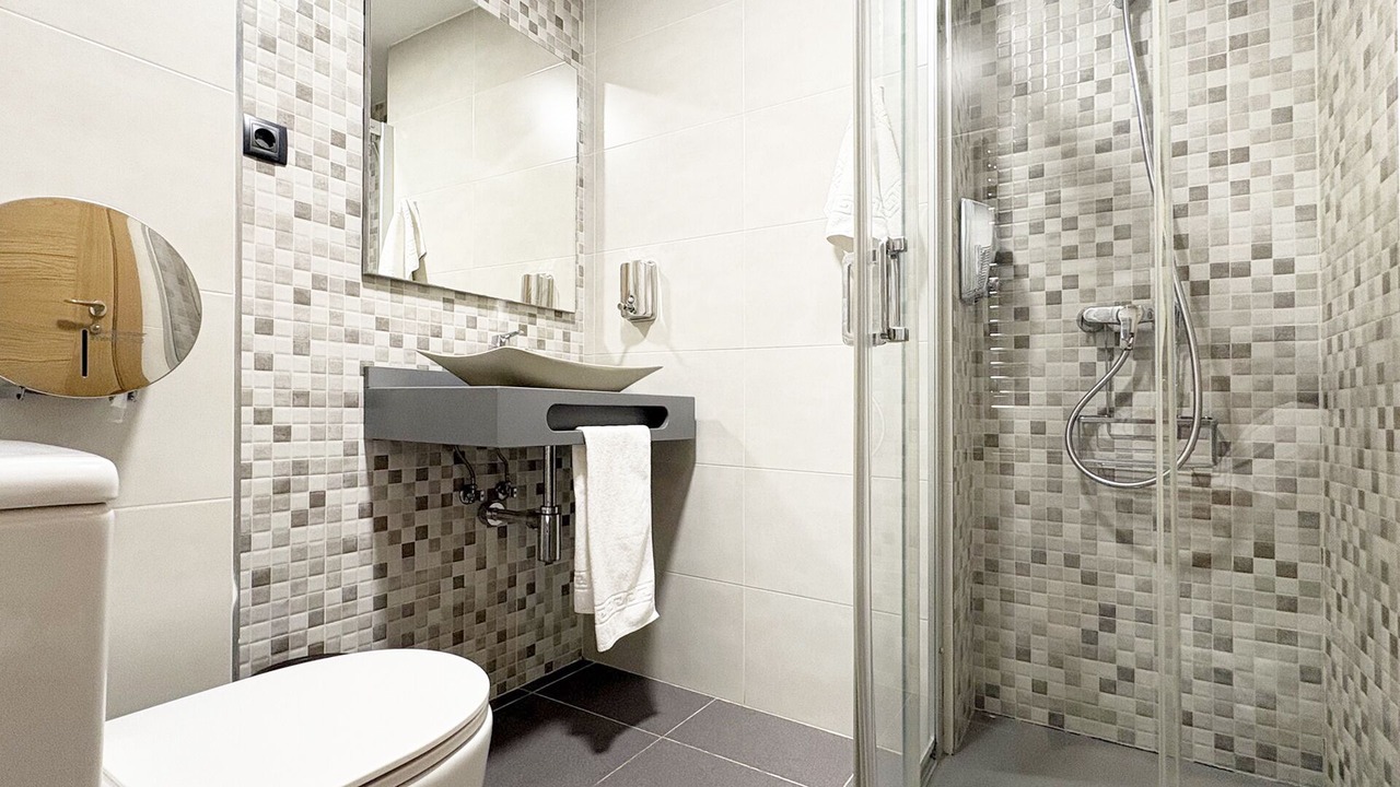 Photo of Bathroom in Logrono City Centre