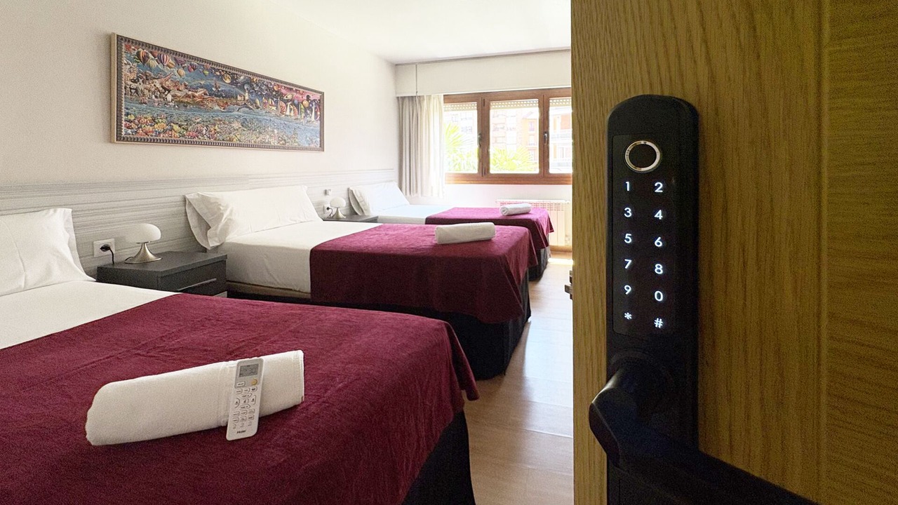 Photo of Bedroom in Logrono City Centre