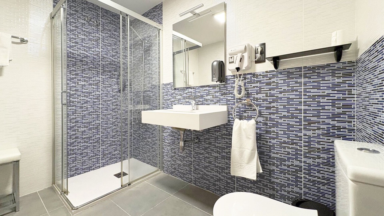 Photo of Bathroom in Logrono City Centre