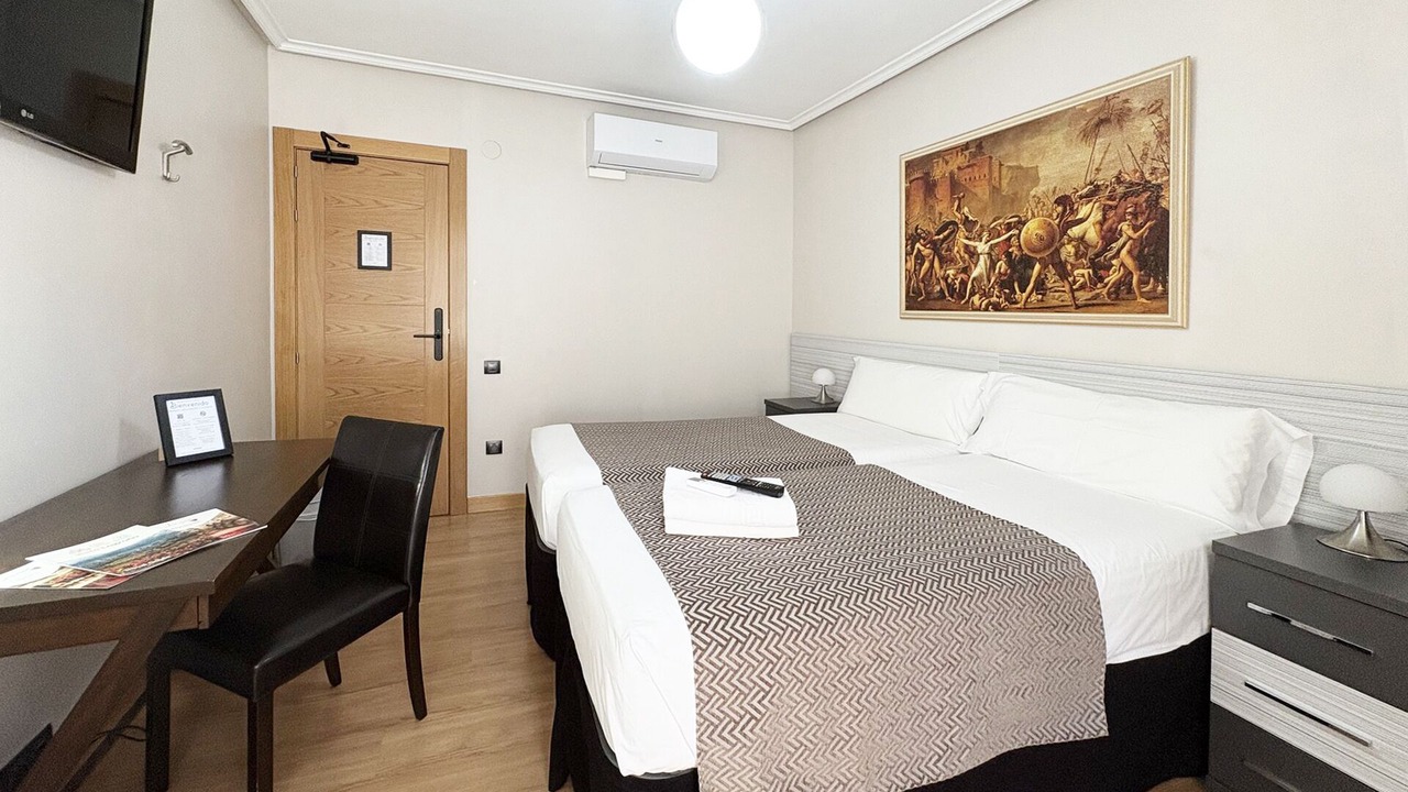 Photo of Bedroom in Logrono City Centre