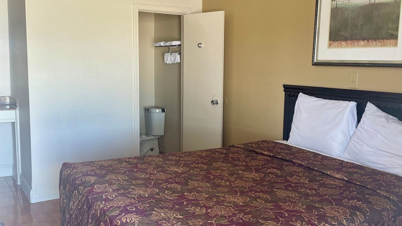 Photo of Bedroom in Seagoville