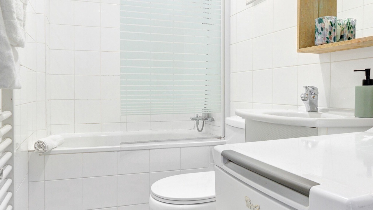 Photo of Bathroom in Arsenal