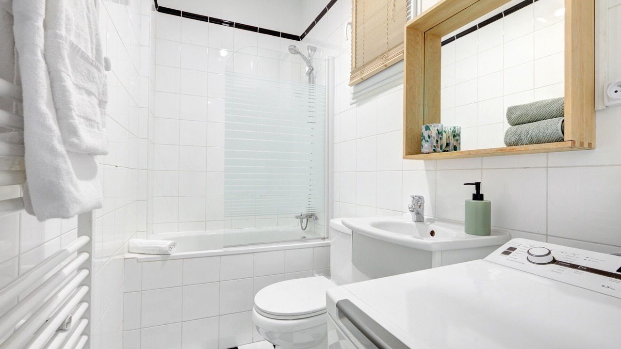 Photo of Bathroom in Arsenal