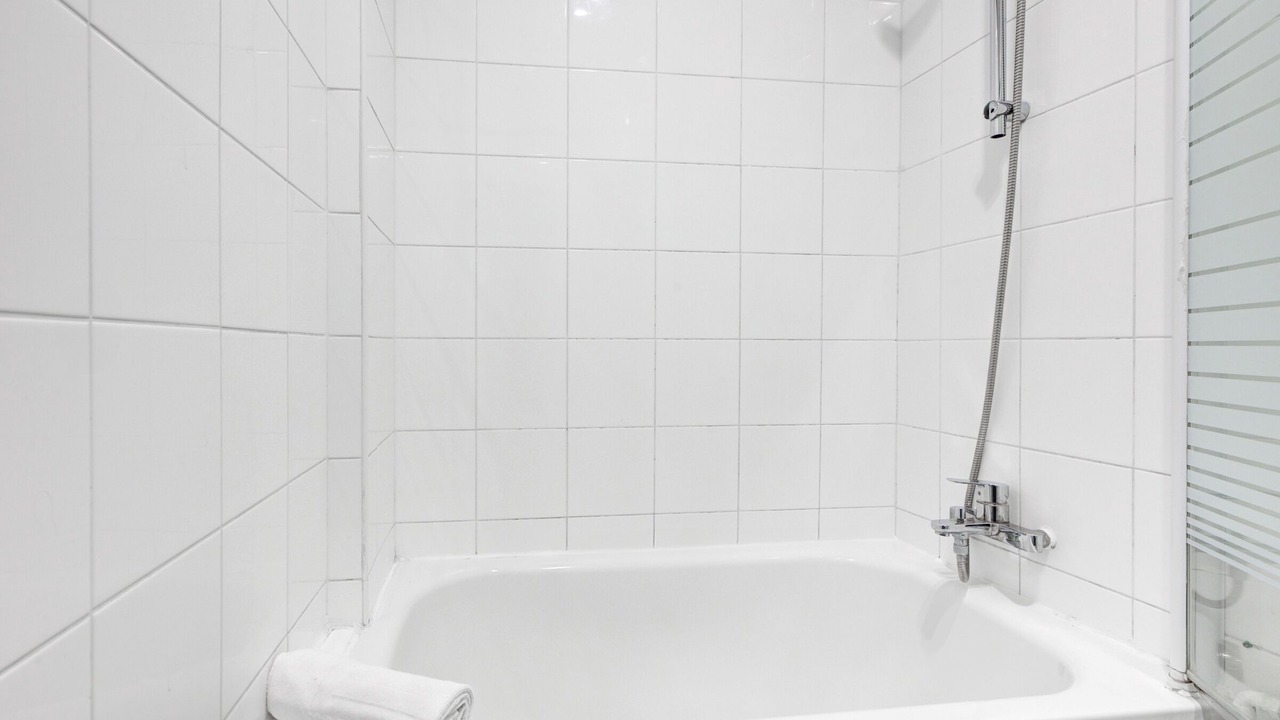 Photo of Bathroom in Arsenal