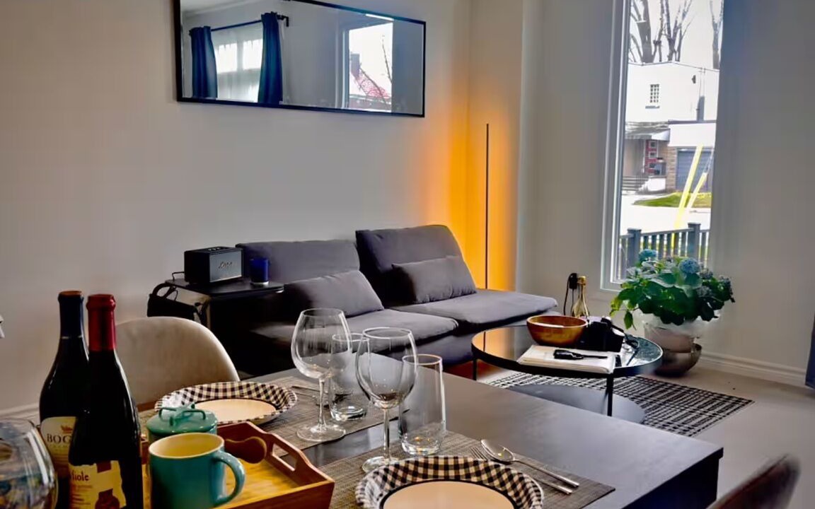Photo of Livingroom in Niagara Falls
