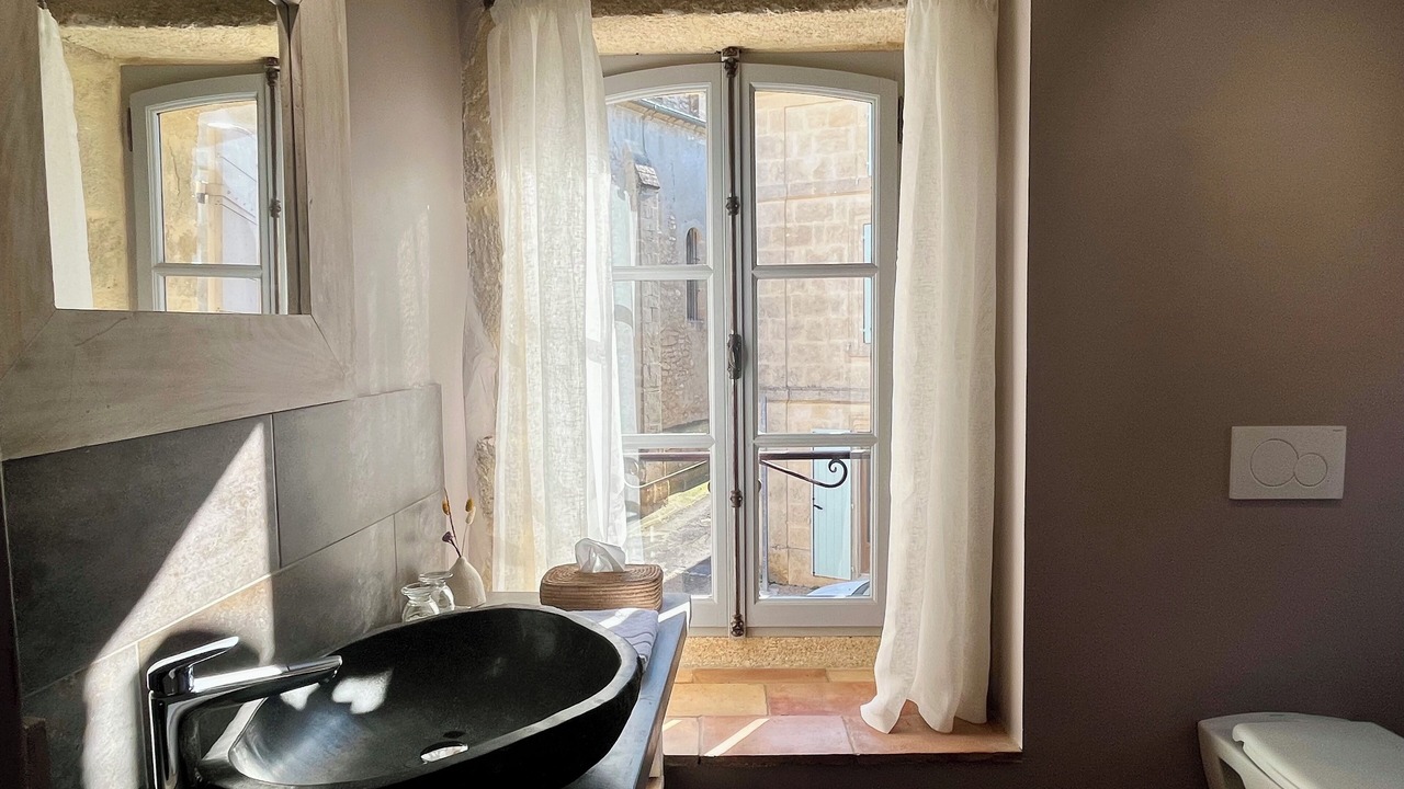 Photo of Bathroom in Collias
