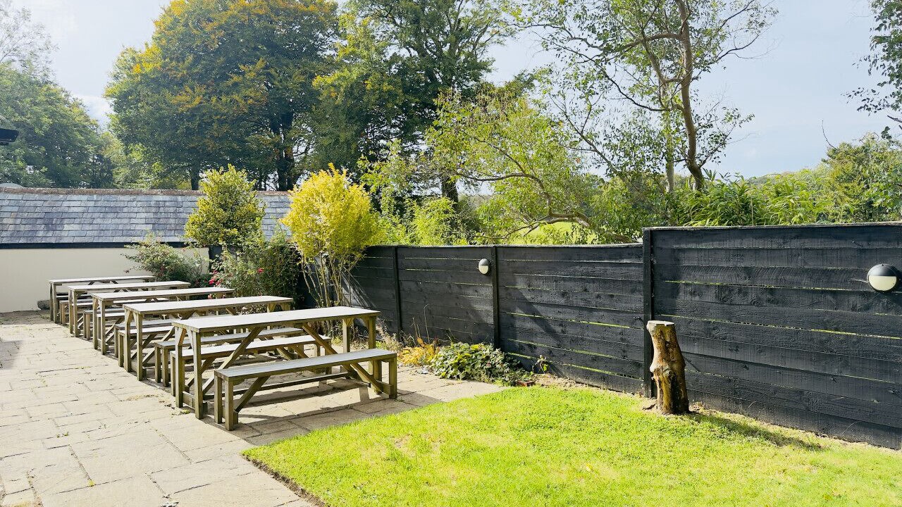 Photo of Others in Fivelanes