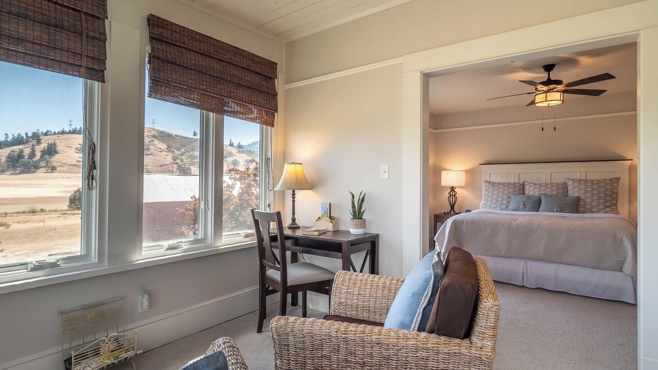 Photo of Bedroom in Roseburg