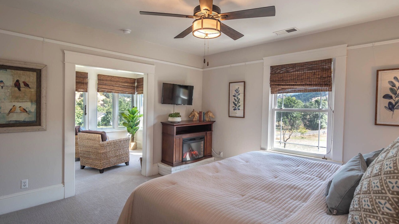 Photo of Bedroom in Roseburg