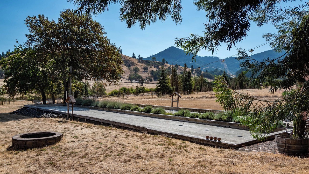 Photo of Outdoor in Roseburg