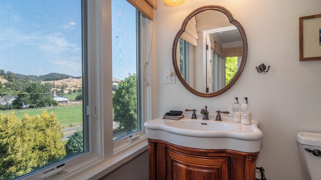 Photo of Bathroom in Roseburg