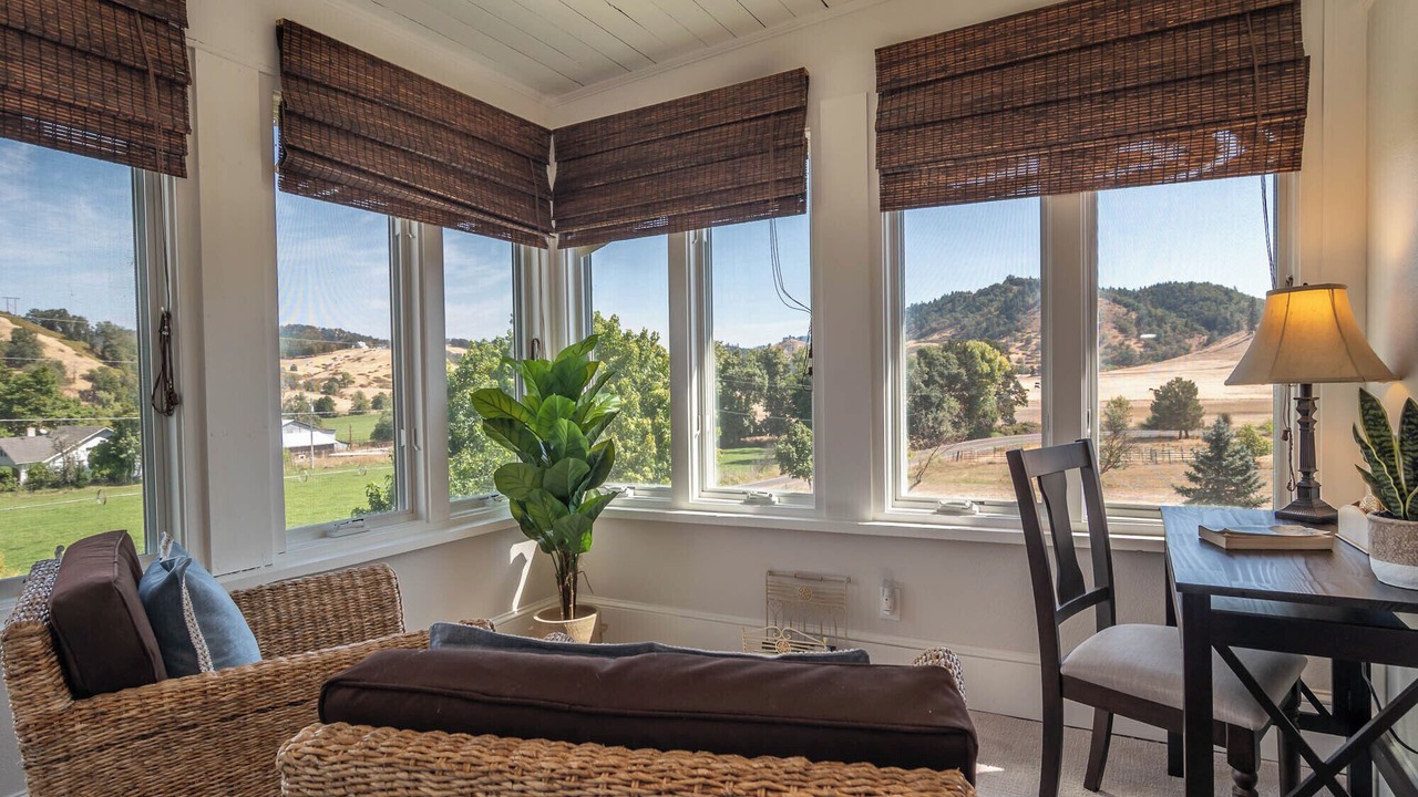 Photo of Bedroom in Roseburg