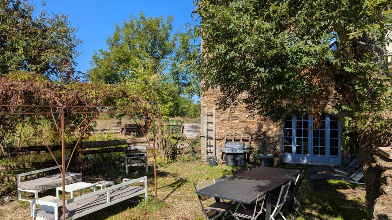 Photo of Outdoor in Centres