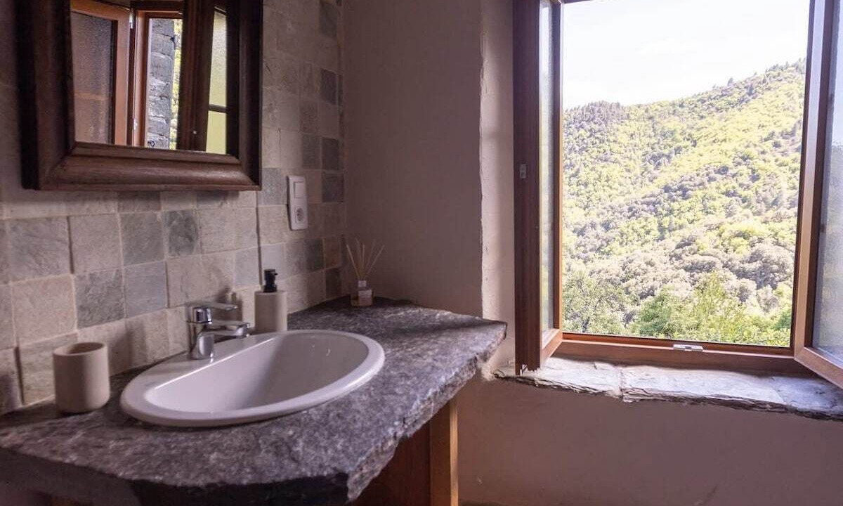 Photo of Bathroom in Saint-Frezal-de-Ventalon