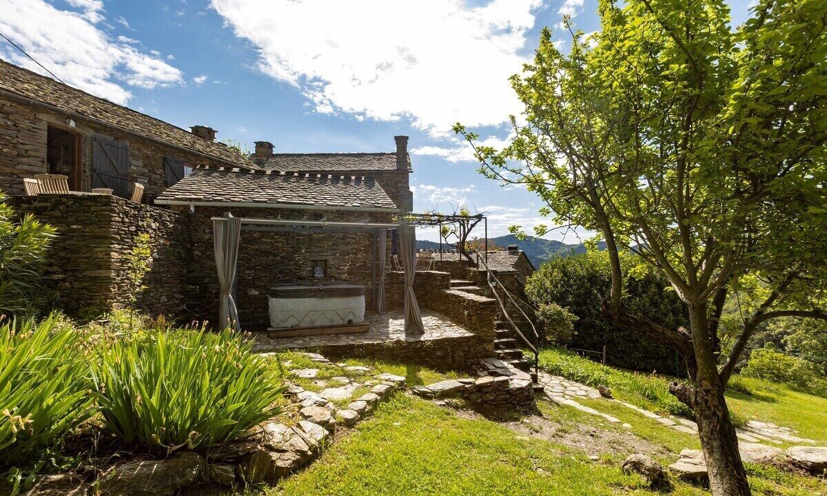 Photo of Outdoor in Saint-Frezal-de-Ventalon