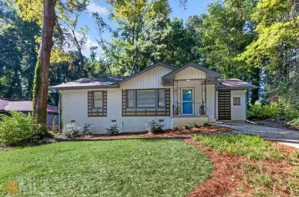 Photo of Outdoor in Candler-McAfee