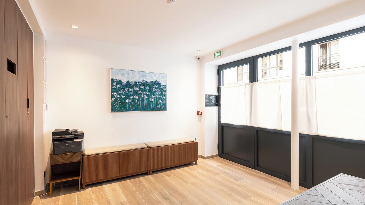 Photo of Others in Grenelle