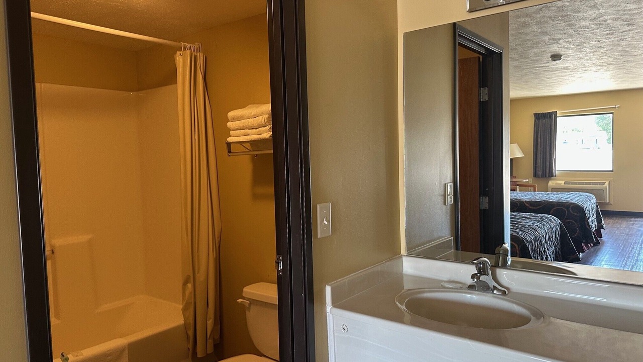 Photo of Bathroom in Elgin