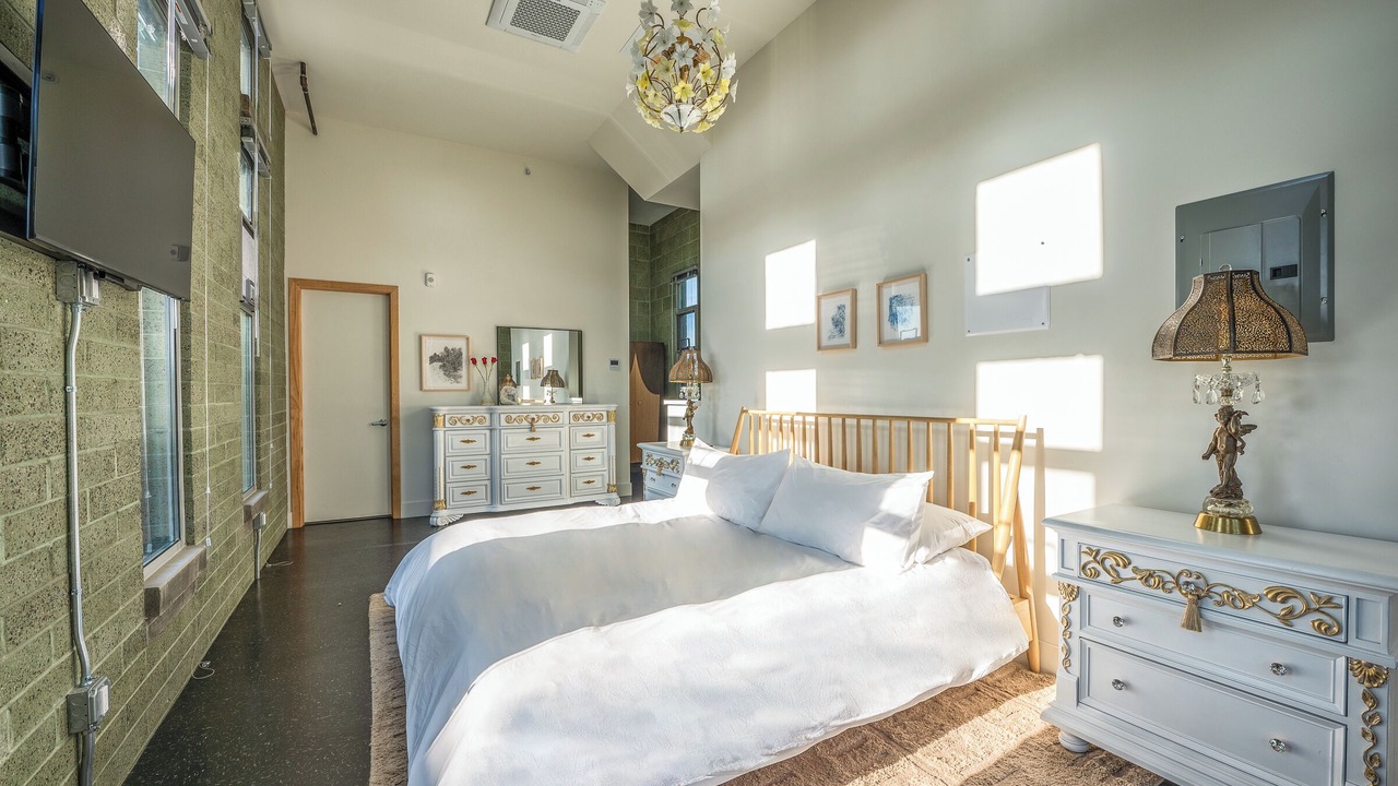 Photo of Bedroom in Logan Heights