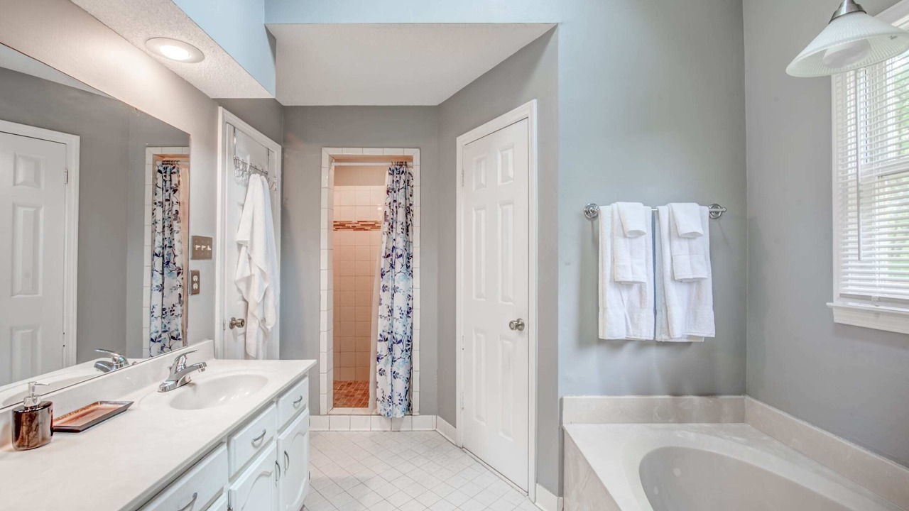 Photo of Bathroom in Cordova
