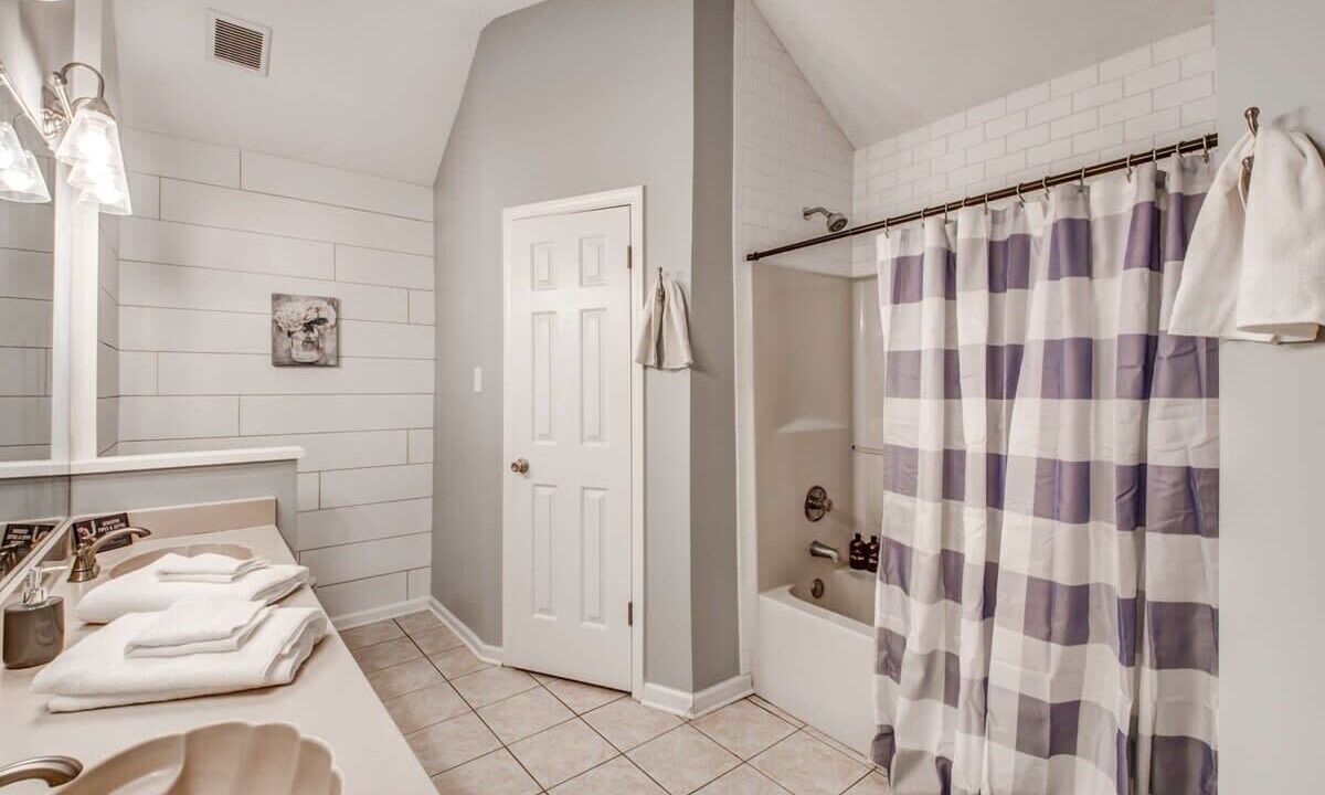 Photo of Bathroom in Ellendale