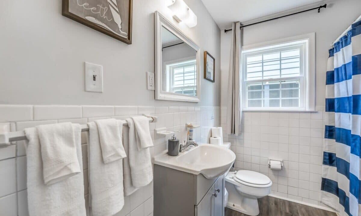 Photo of Bathroom in Parkway Village