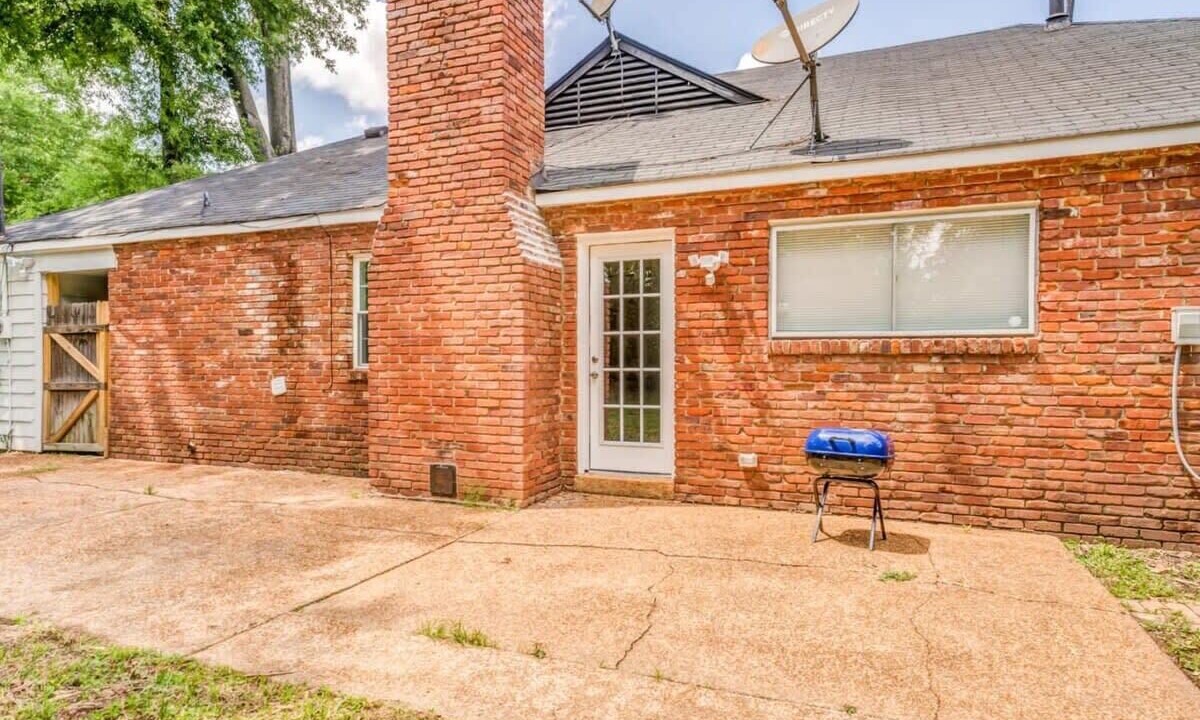 Photo of Outdoor in Parkway Village