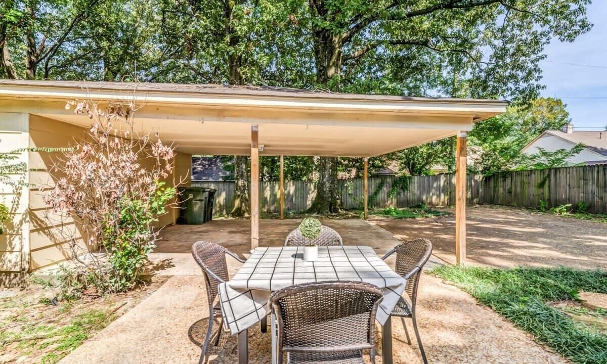 Photo of Outdoor in Hickory Hill