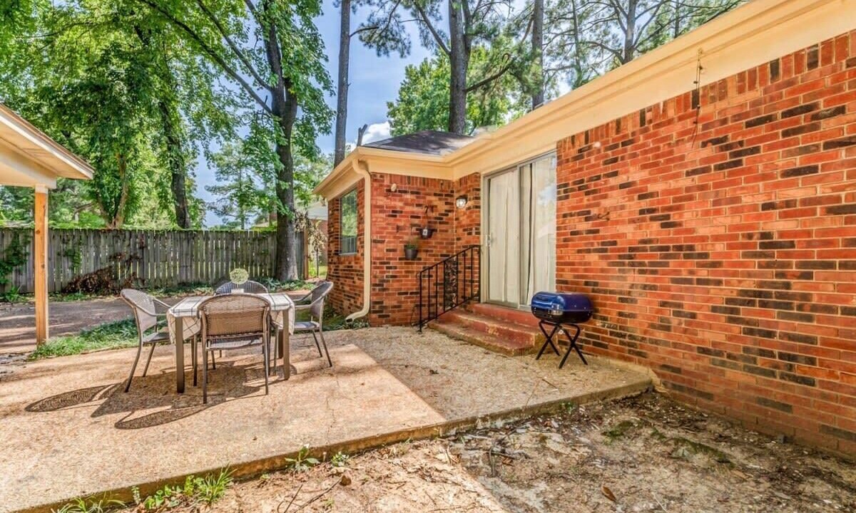 Photo of Outdoor in Hickory Hill